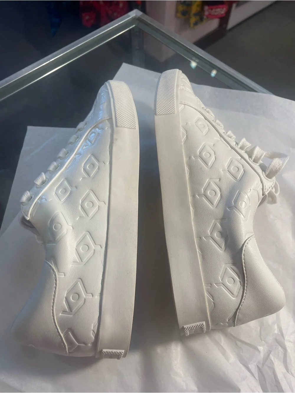 Katy Perry Collections White Embossed Low-Top Sneakers small scuff not bad .